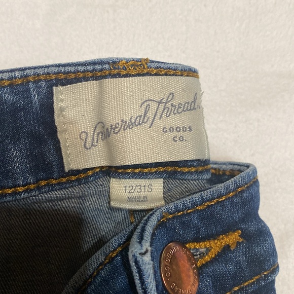 Universal Threads High Rise Skinny Jeans - Picture 3 of 5
